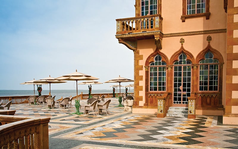 outside patio of the ringling museum in downtown sarasota