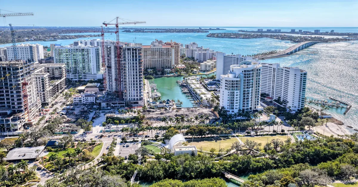 1000 Boulevard Of The Arts Construction View