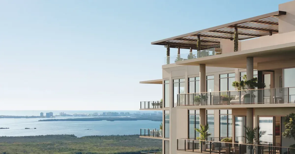 Iwb Estero Balcony View